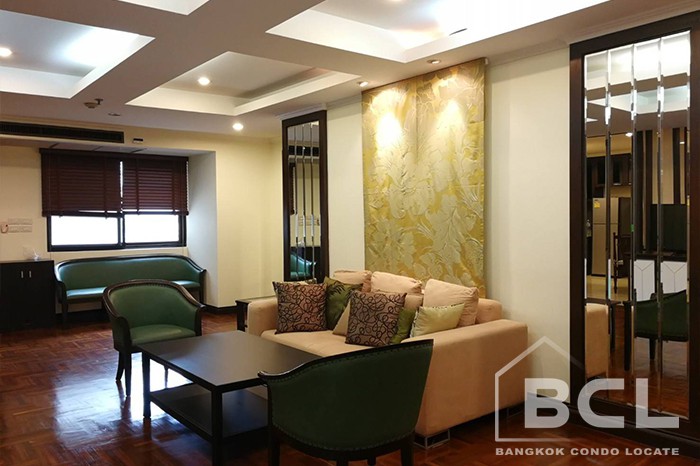 Minimalist Ban Ratchathewi Apartment with Best Design